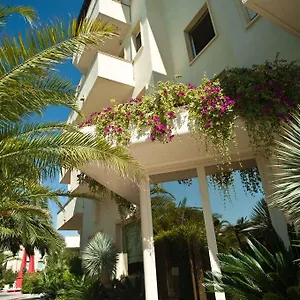 https://hotel-stella-del-mare-vada.it-tuscanyhotel.com